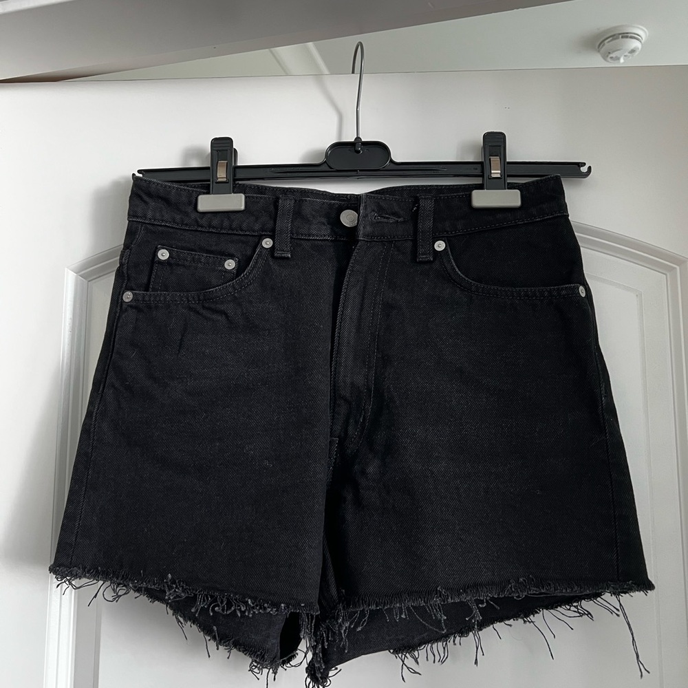 Weekday Rowe Black Denim High Waisted Women Shorts